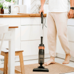 Вертикална прахосмукачка 2в1 Adler AD 7049, 800W, 15 kPa, Без торба, HEPA филтър, Розово злато/Черен