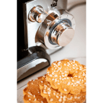 Планетарен миксер Camry CR 4223, 2000 W, 5 л купа, 3 приставки, 6 скорости + импулс, LCD дисплей